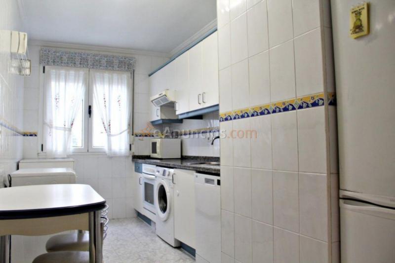 APARTAMENTO EN VENTA EN CALLE EMILIO LLANEZA, CORREDORÍA-HUCA-TEATINOS, OVIEDO