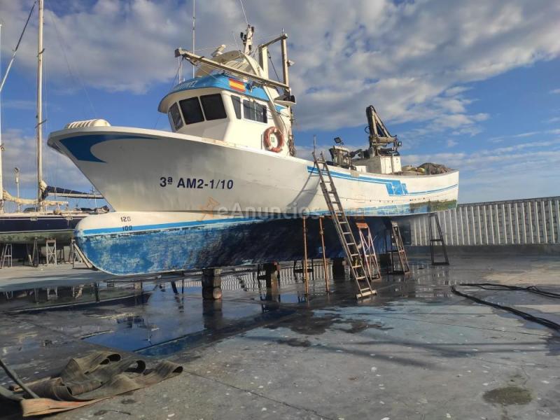 BUSCO PATRÓN Y MARINEROS PARA BARCO DE CERCO